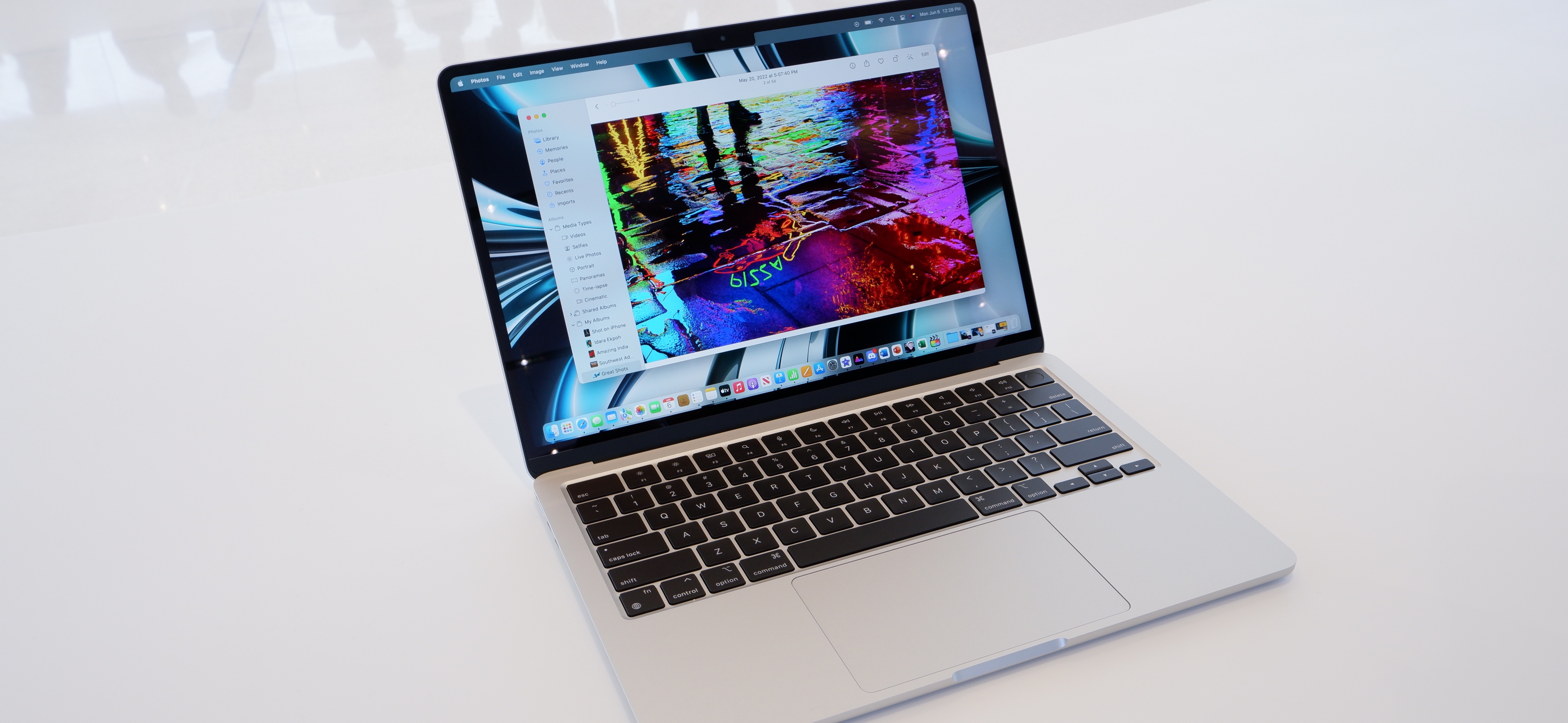 M1 Chip vs M2: Expert Comparison of Features, Specs, and Speed