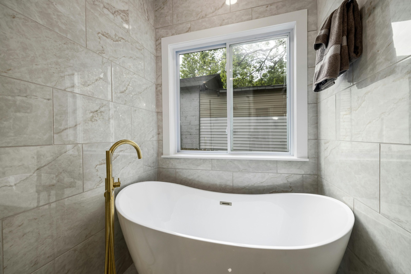 Skilled Bathroom Remodeler for Modern Renovations