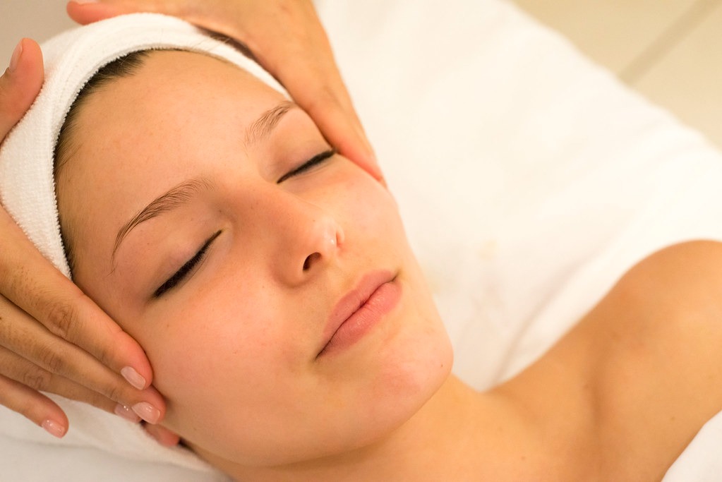Hydrafacial honolulu: Deep Cleansing and Instant Glow