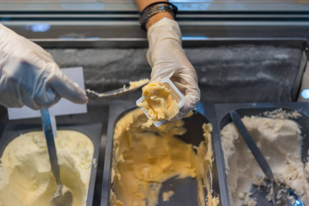 Mobile Ice Cream Cart Rental: Sweet Treats on the Move