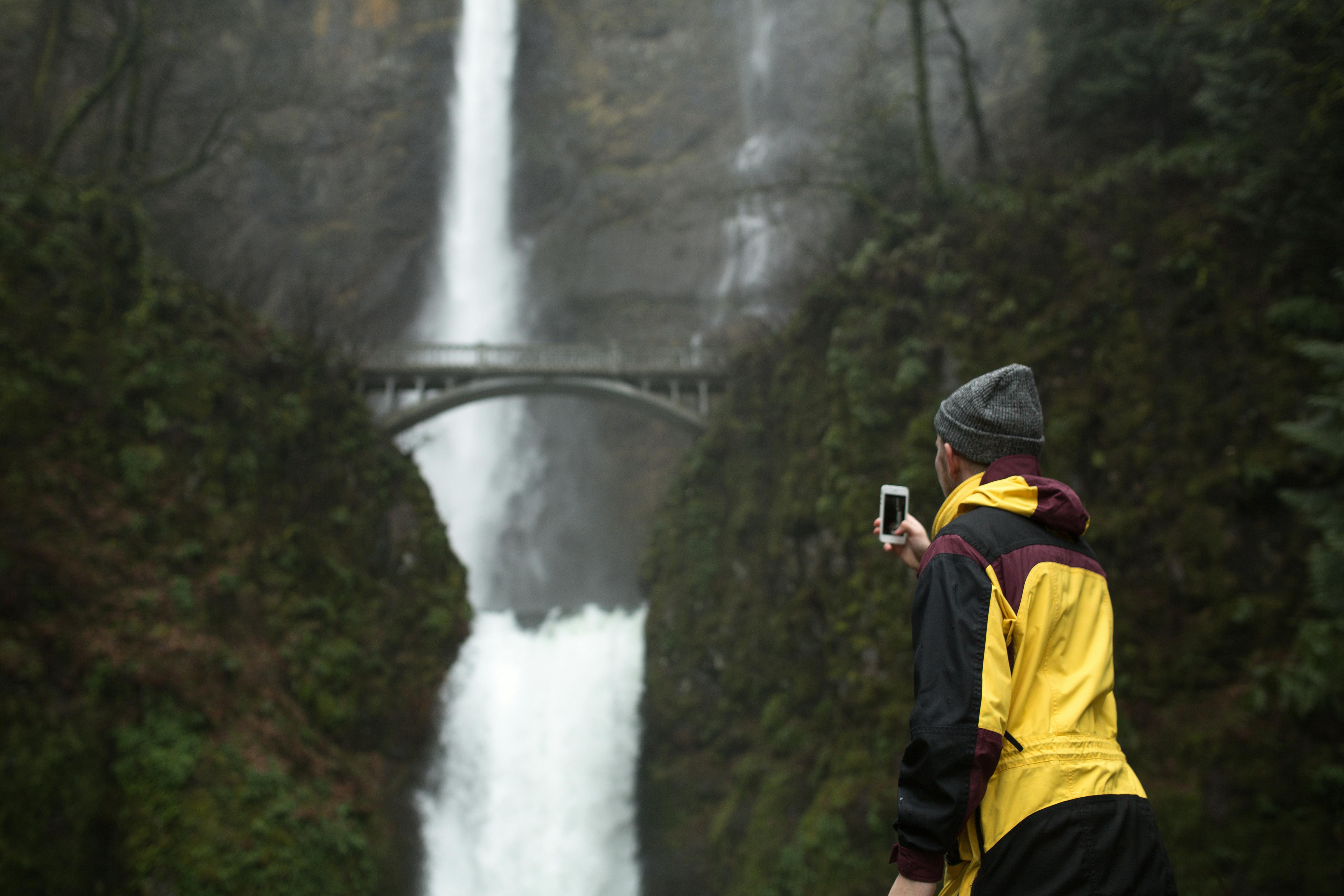 How to Book the Perfect Lodge at Multnomah Falls Oregon