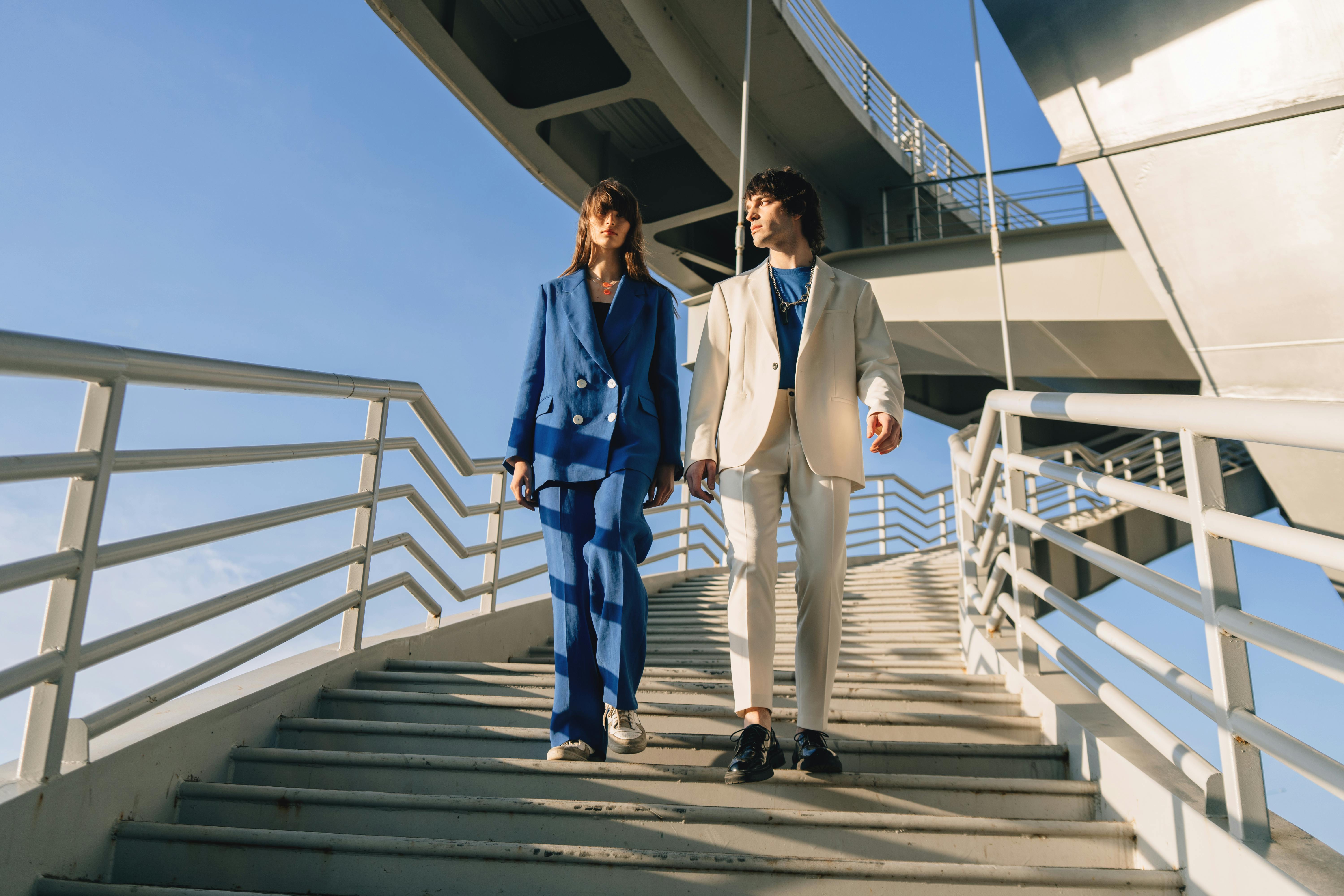 Outfit eleganti con vestito senza spalline